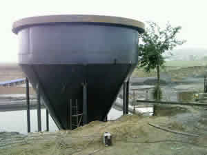 運(yùn)行罐，工作罐